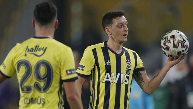 Mesut Ozil đến thi đấu tại Indonesia Mesut Ozil đến thi đấu tại Indonesia