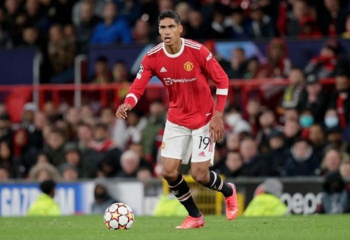 Trung vệ Rafael Varane của MU dính chấn thương 