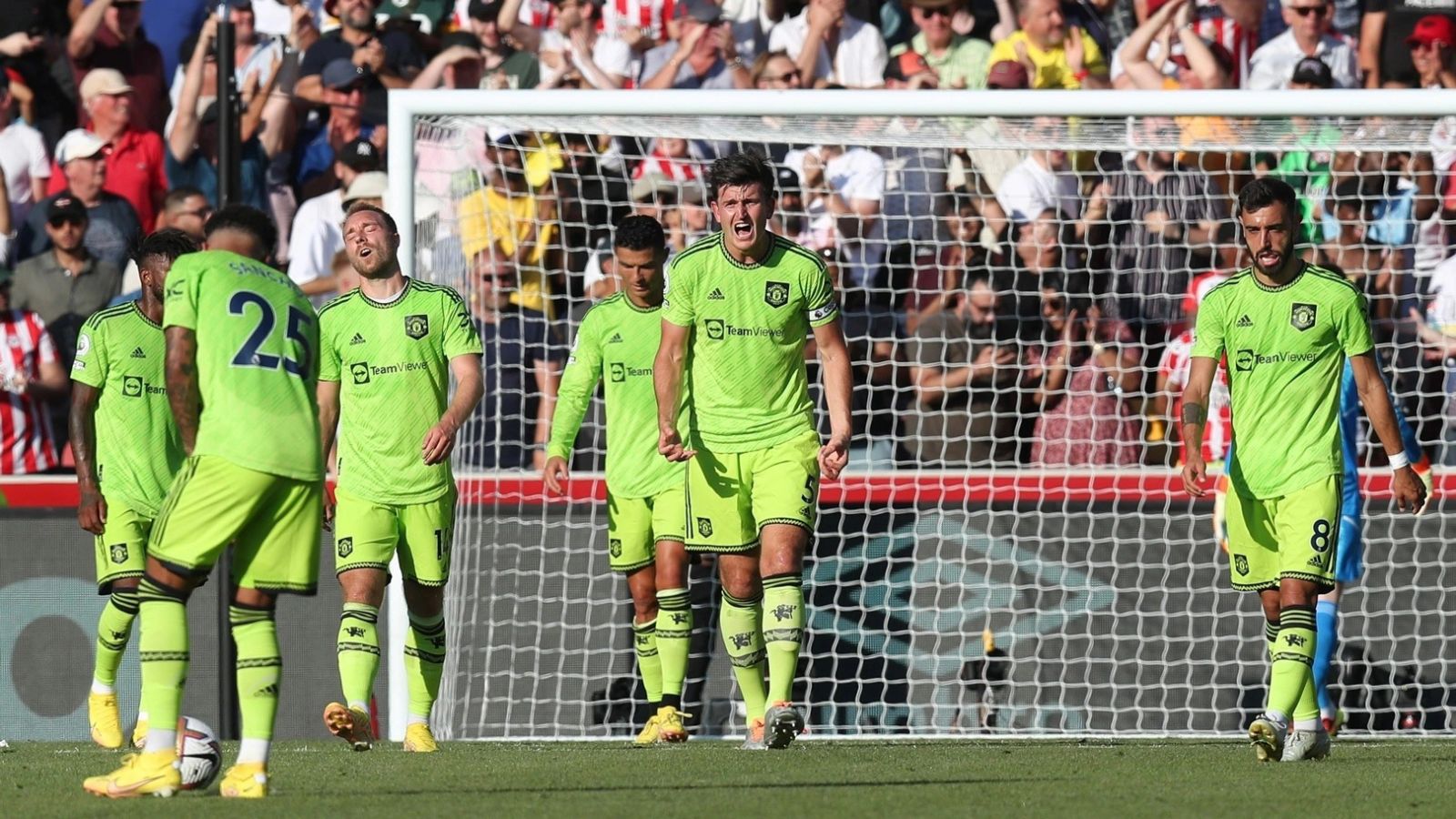 Một số CĐV đã kêu gọi không vào sân trong trận tiếp Liverpool ngày 22/8.