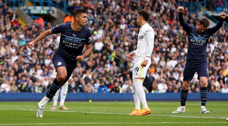 Man City lấy lại ngôi đầu bảng Ngoại Hạng Anh Man City lấy lại ngôi đầu bảng Ngoại Hạng Anh