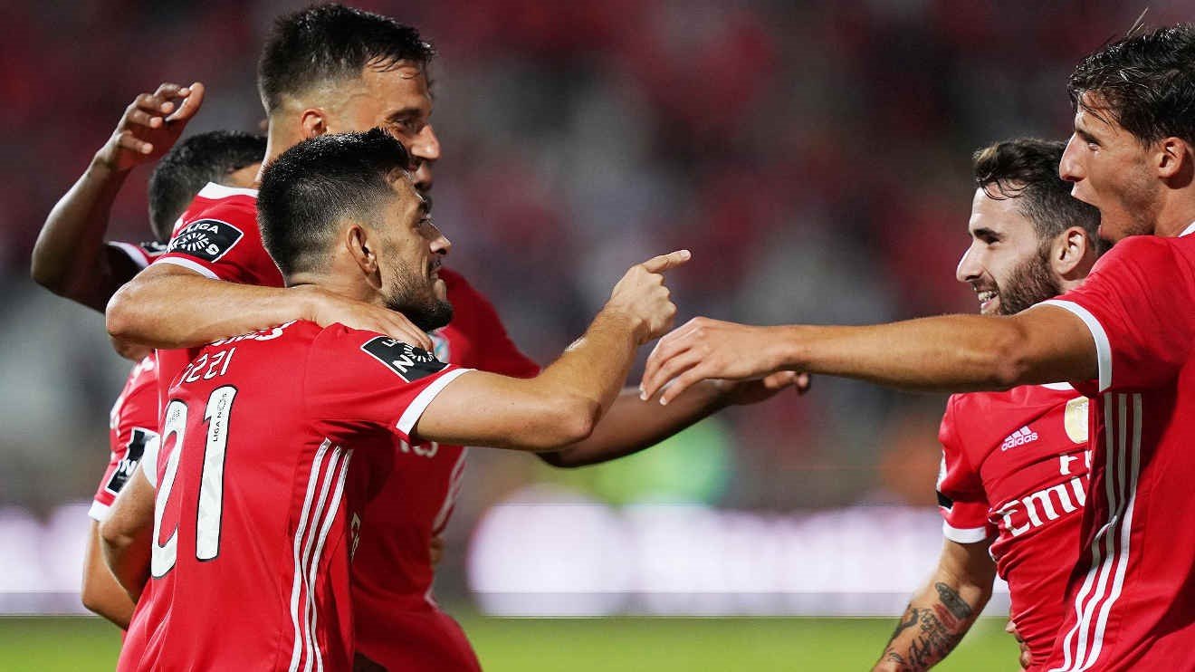 Nhận định, soi kèo Ajax vs Benfica 