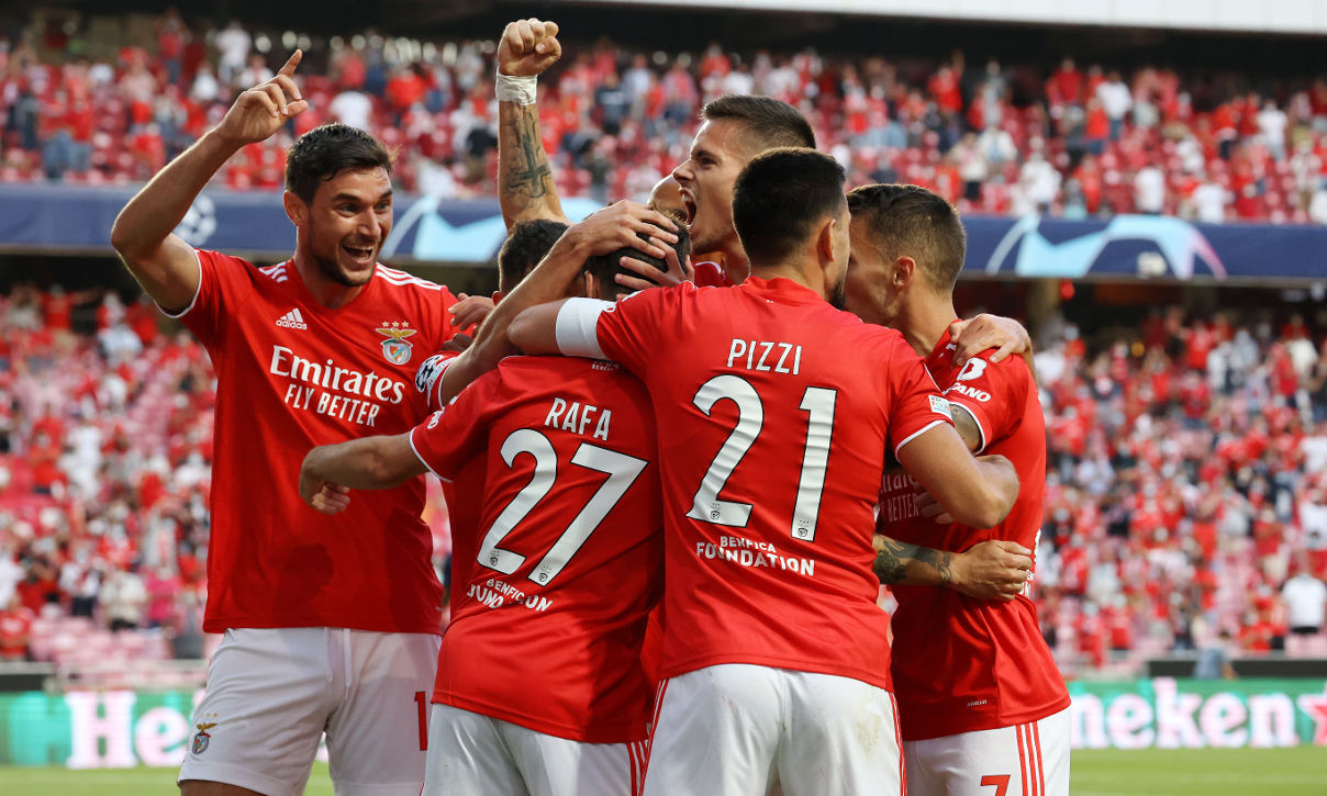 Soi kèo Benfica vs Ajax 