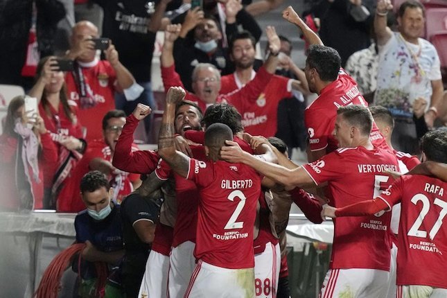 Soi kèo Benfica vs Ajax 