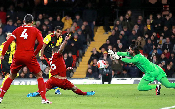 Soi kèo phạt góc thẻ vàng Watford vs Liverpool