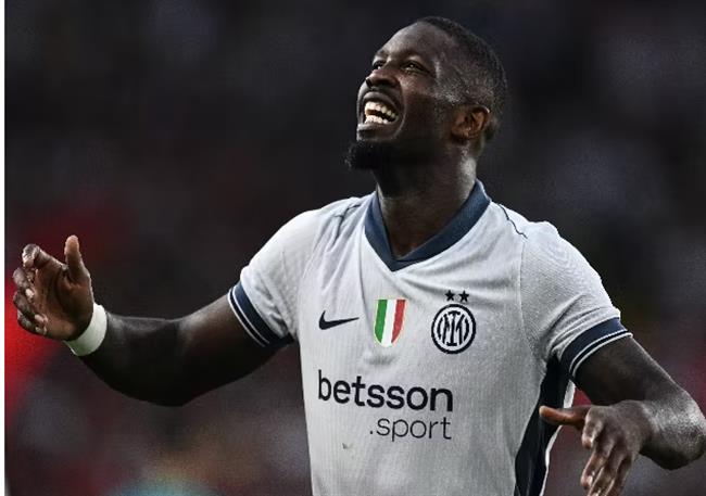 Inter Milan hướng tới chiến thắng trước Parma trong cuộc đua vô địch Serie A