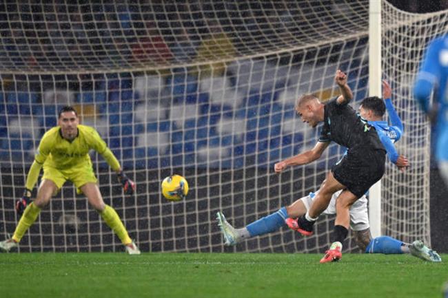 Cuộc chiến đầu bảng Serie A Lazio đối đầu Inter Milan trong trận đấu gay cấn