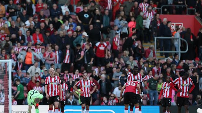 Southampton Đối Đầu Stoke City: The Saints Sẵn Sàng giành Vé Vào Tứ Kết Carabao Cup