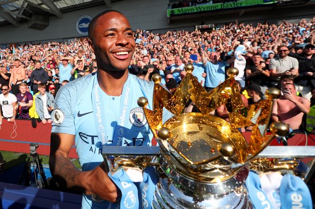 Sterling đã giành được rất nhiều danh hiệu tại màu áo xanh Manchester Sterling đã giành được rất nhiều danh hiệu tại màu áo xanh Manchester