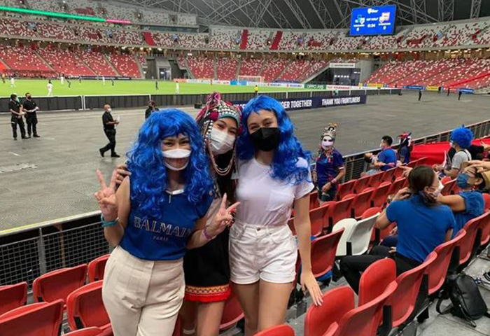 CĐV Thái Lan không được mang cờ vào sân dưới trong trận Singapore