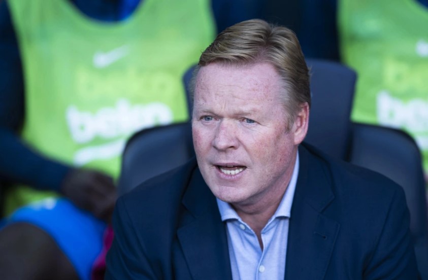 CĐV Barcelona tấn công Koeman