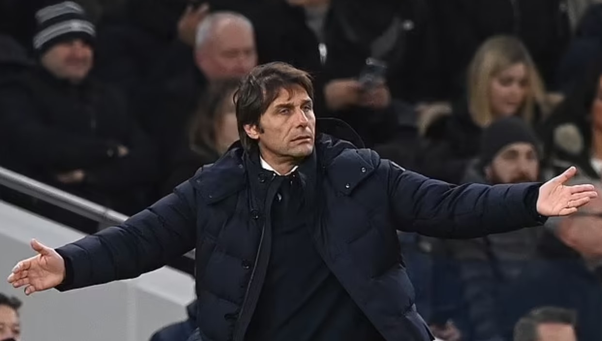 Tottenham bị loại khỏi Conference League 