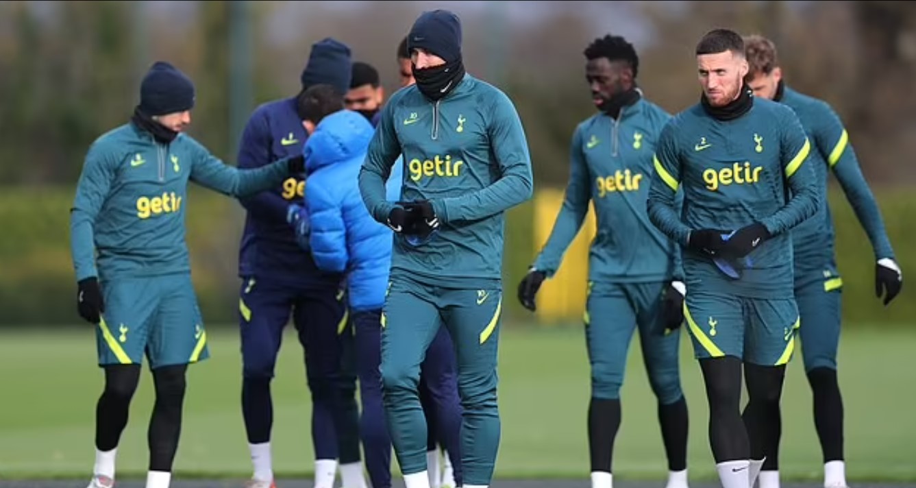 Tottenham bị loại khỏi Conference League 