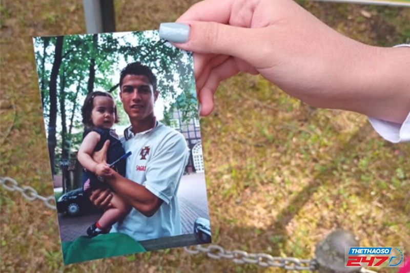 CĐV đặc biệt từng chụp bức hình với Ronaldo