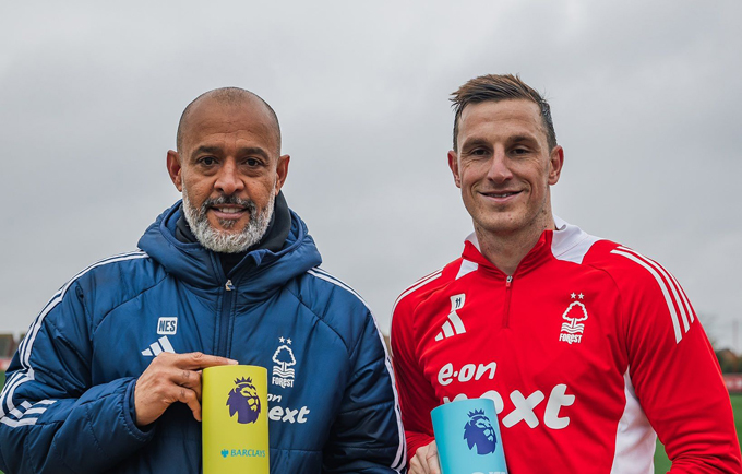 Chris Wood Lập Kỷ Lục Cầu Thủ Xuất Sắc Nhất Tháng 10 và Nottingham Forest Rinh