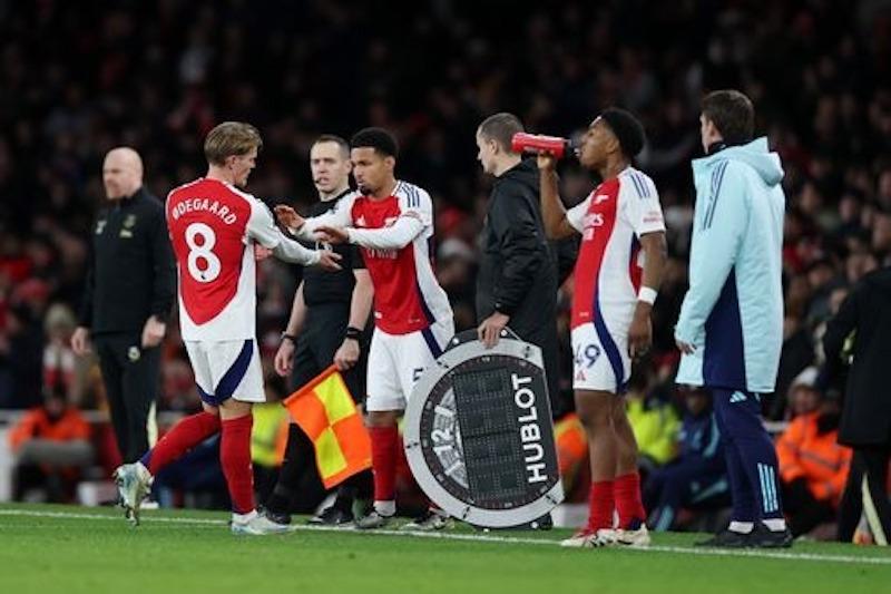 Sự thay đổi khó hiểu của Arteta khiến Arsenal vuột mất cơ hội vàng trước Everton
