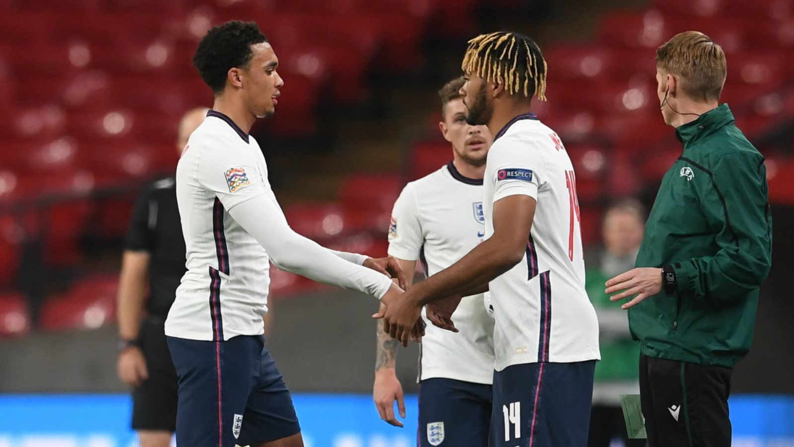 Reece James dự bị cho Arnold 
