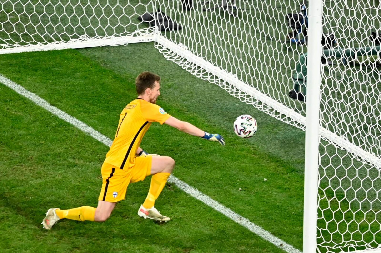 11 tình huống phản lưới nhà của Euro 2020 11 tình huống phản lưới nhà của Euro 2020