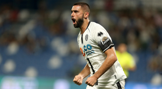 Án phạt nghiêm khắc cho hậu vệ Serie A sau cáo buộc phân biệt chủng tộc