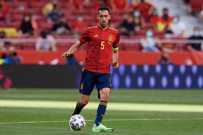 Busquets là tiền vệ trụ đỉnh nhất thập niên 2010