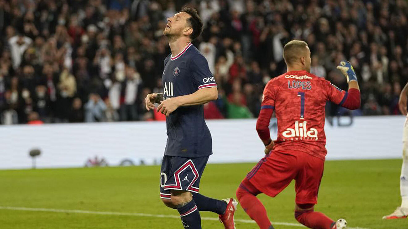 Messi dính chấn thương tại PSG