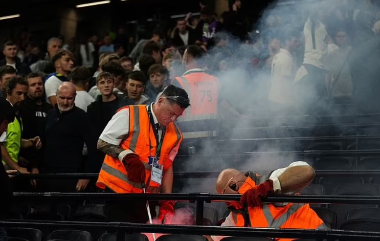 5 cổ động viên Marseille bị bắt trong trận đấu với Tottenham