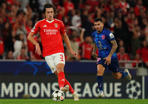 Manchester United hối tiếc vì đã bán Alvaro Fernandez Carreras