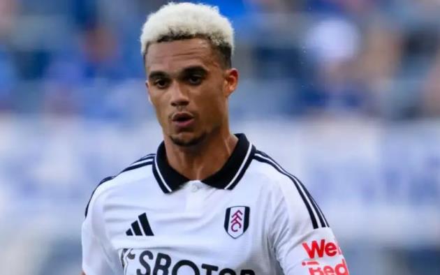 Man United và Liverpool tranh giành hậu vệ trái Antonee Robinson của Fulham