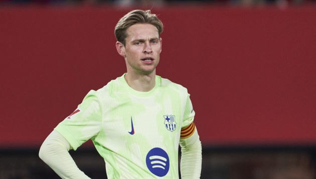 Áp lực đè nặng lên Frenkie de Jong sau màn trình diễn thảm hại cho Barcelona