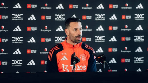 Van Nistelrooy Hy Vọng Khép Lại Nhiệm Kỳ HLV Tạm Quyền Man United Bằng Chiến Thắng Trước Leicester