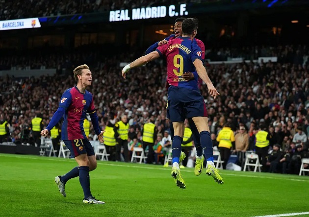 Sự tỏa sáng bất ngờ của Frenkie de Jong trong chiến thắng El Clasico của Barcelona