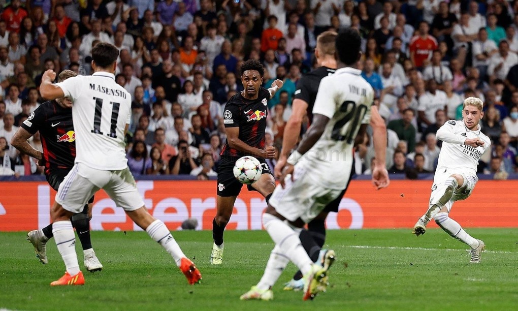Real Madrid kéo dài chuỗi chiến thắng lên con số 8