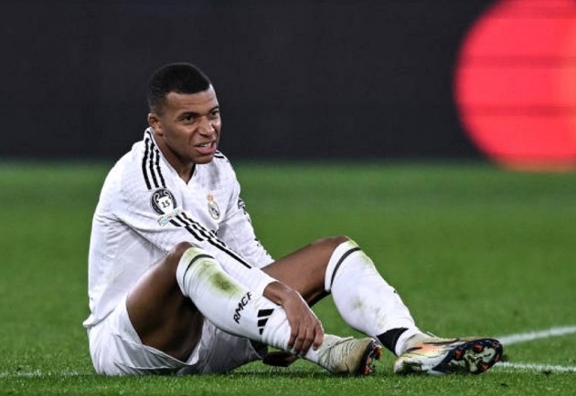 Mbappe giành giải Cầu thủ Pháp xuất sắc nhất, vướng tranh cãi vì không được Benzema bình chọn