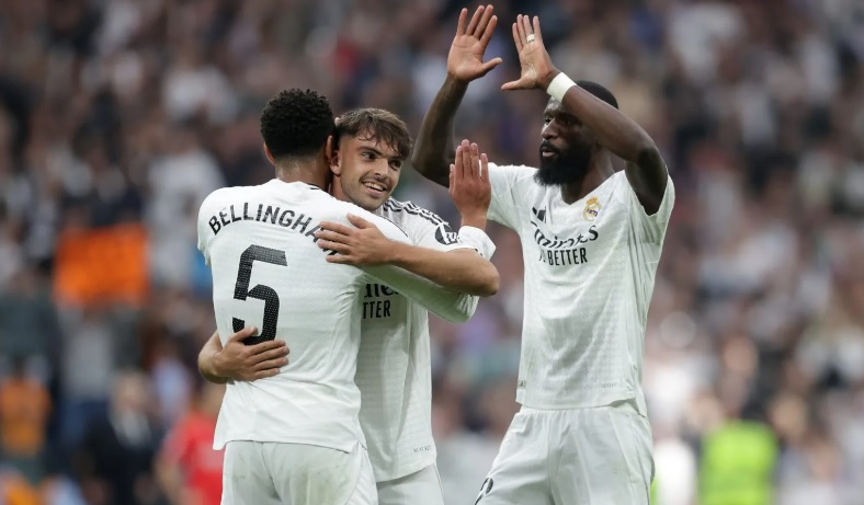 Raul Asencio Ngôi sao trẻ sáng chói tại Real Madrid, sắp được thăng hạng lên đội một