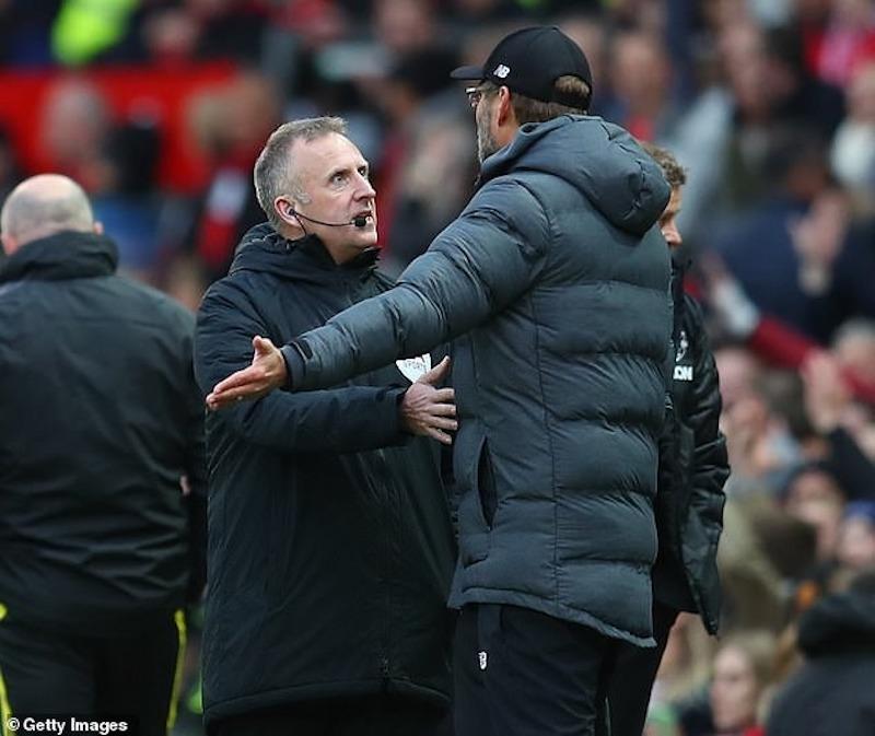 Cuộc gọi của Klopp cách mạng hóa công tác trọng tài tại Ngoại hạng Anh