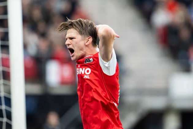 Manchester United và Chelsea tranh giành chữ ký hậu vệ trái sáng giá David Moller Wolfe