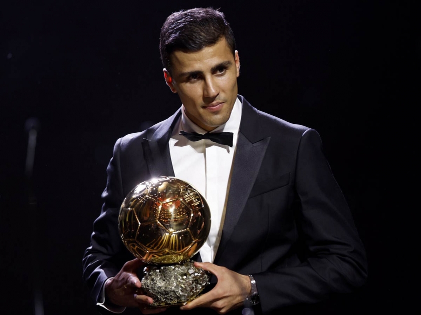 Guardiola đối mặt với bài toán khó khăn Mua người thay Rodri hay trả lương khủng cho cầu thủ dự bị?