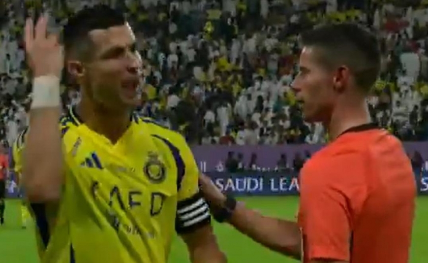 Ronaldo chất vấn trọng tài sau trận hòa của Al Nassr trước Al Hilal
