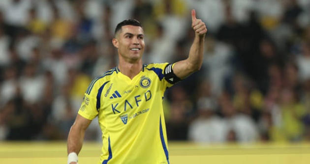 Ronaldo có thể trở lại Man United dưới thời HLV Amorim, nhưng theo Sheringham sẽ theo đuổi con đường ngoại đạo