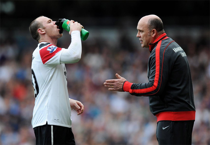 Wayne Rooney tái hợp với Mike Phelan tại Plymouth Argyle