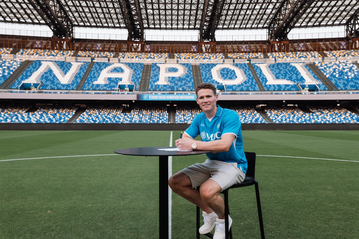 Nụ Cười của Napoli Scott McTominay Trở Thành