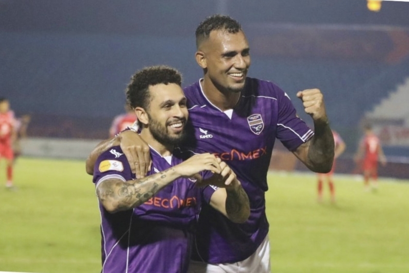 CLB Bình Dương Thắng Lớn 3-0, Tiến Linh Tỏa Sáng nhưng Đau Lưng, Wellington Nem Ghi Bàn Đầu Tiên