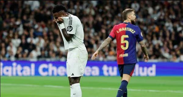 Siêu bão Dana tấn công Tây Ban Nha, hoãn trận cầu kinh điển Valencia - Real Madrid