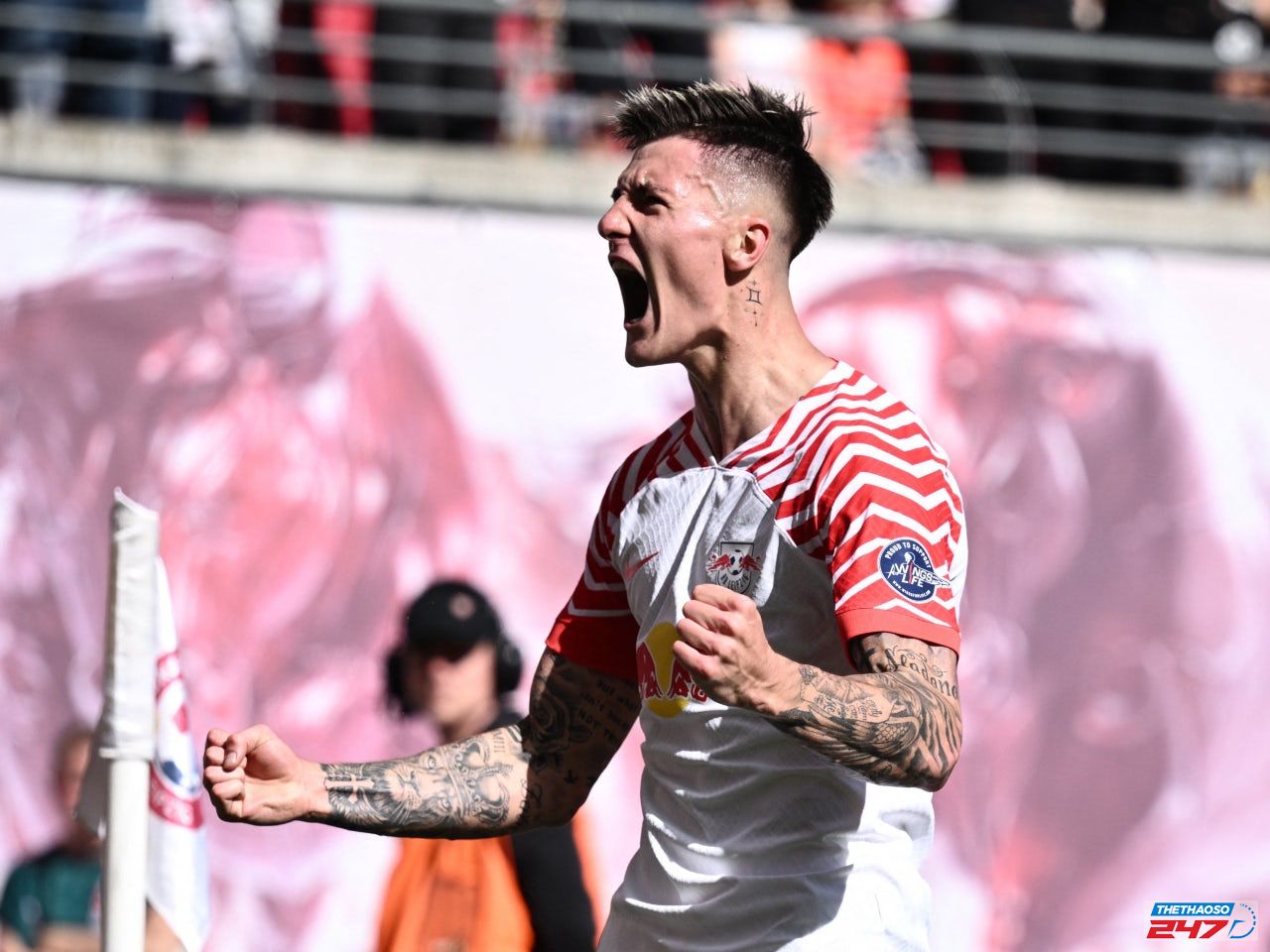 Benjamin Sesko là mục tiêu quan trọng của cả Arsenal và Chelsea Benjamin Sesko là mục tiêu quan trọng của cả Arsenal và Chelsea