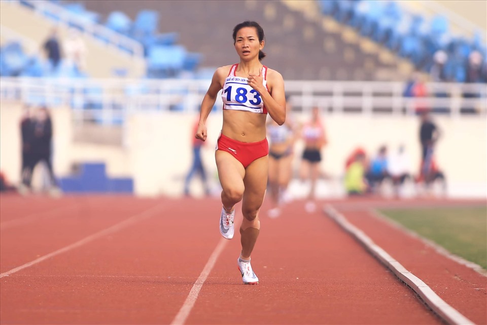 Tuyển thủ điền kinh Việt không có giày để tập luyện cho SEA Games
