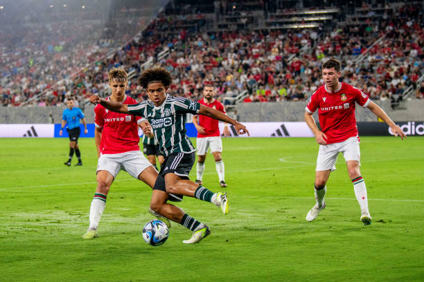 Shola Shoretire Trở lại Old Trafford, 