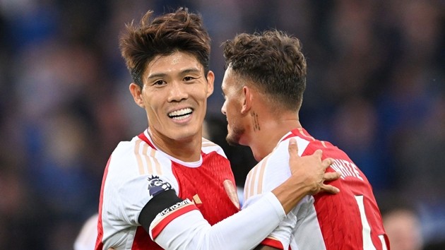 Arsenal Đánh Đổi Tomiyasu Lấy Vlahovic, Thuram