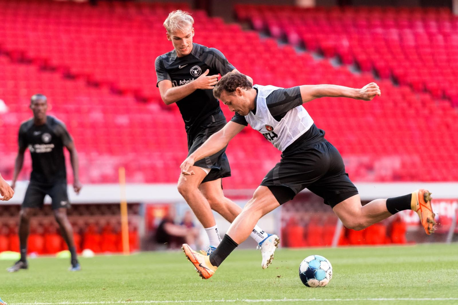 Soi kèo Benfica vs Midtjylland