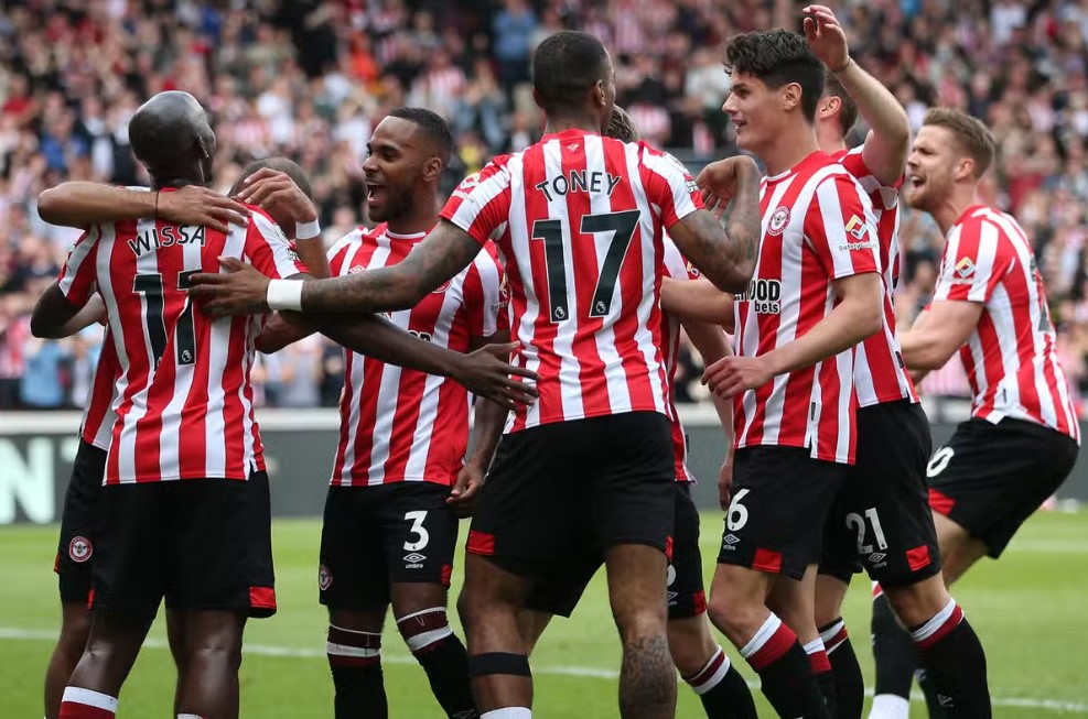 Soi kèo Brentford vs MU