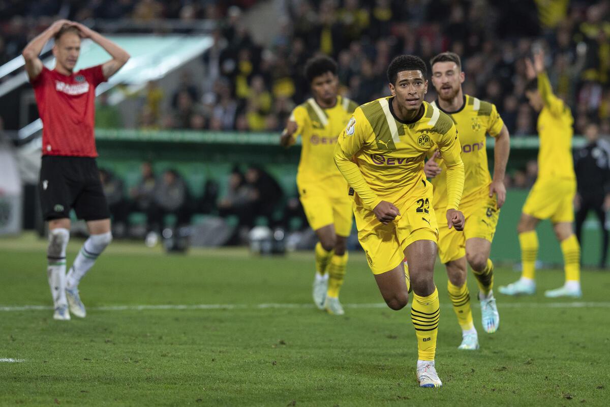 Soi kèo Dortmund vs Stuttgart Soi kèo Dortmund vs Stuttgart