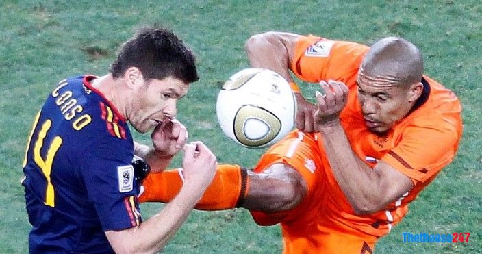 Soi kèo thẻ vàng Hà Lan vs Ecuador